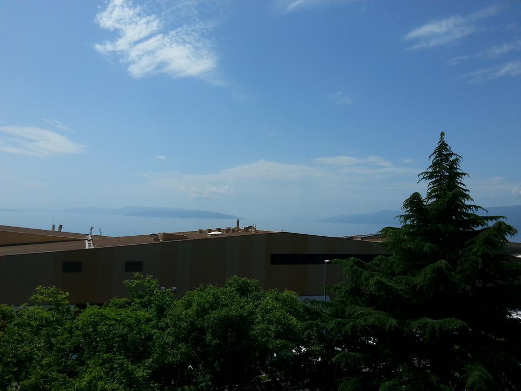 Apartment Panoramic View Of Kvarner - Free Parking Риека Номер фото